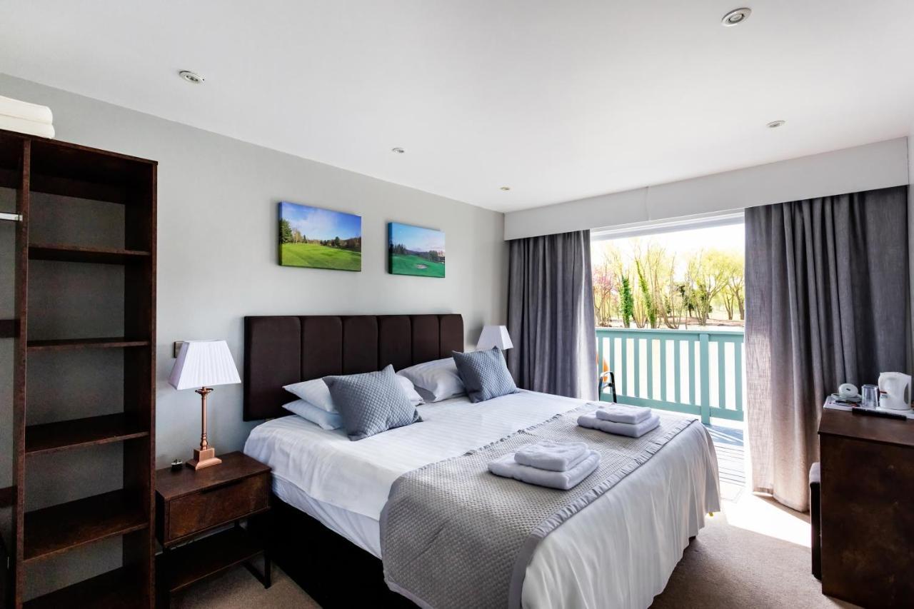 The Vale Golf & Country Club Villa Bishampton Ngoại thất bức ảnh