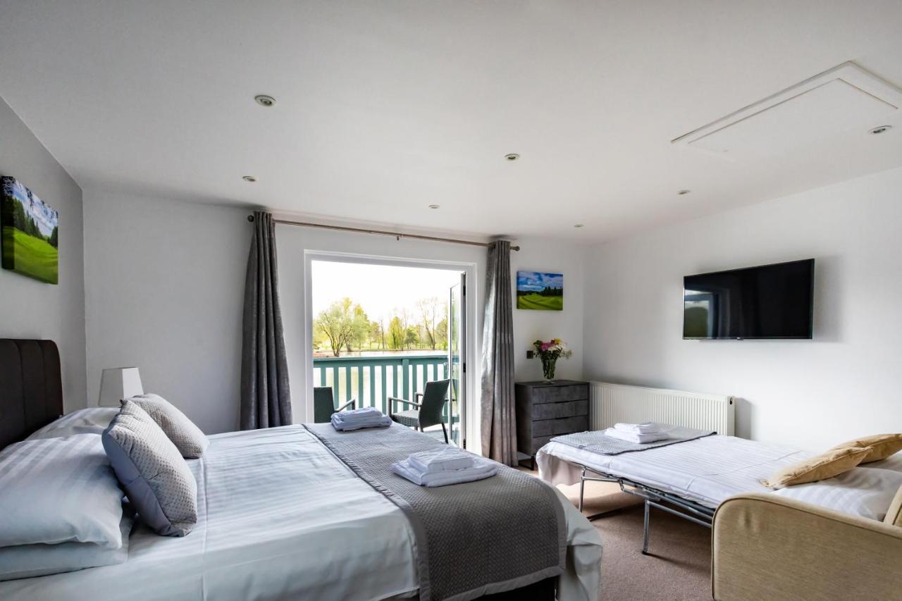 The Vale Golf & Country Club Villa Bishampton Ngoại thất bức ảnh
