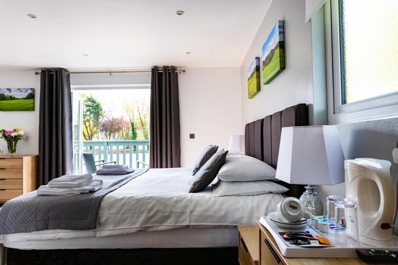 The Vale Golf & Country Club Villa Bishampton Ngoại thất bức ảnh
